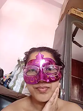 thanusi_2's cam snapshot