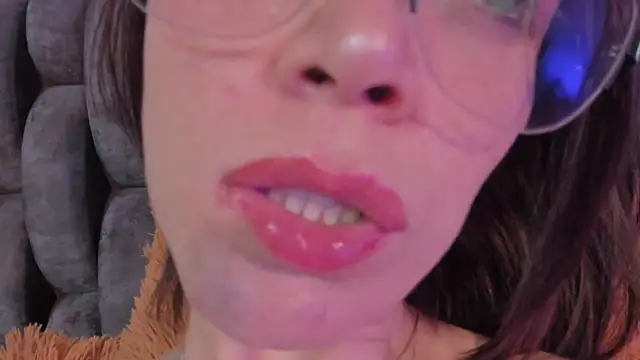 CarolHorny_1's cam snapshot