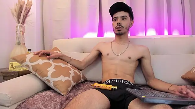 Timothe_Evans's cam snapshot