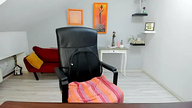 LollaGirl's cam snapshot