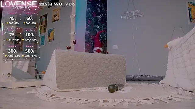 Careful_i_bite's cam snapshot