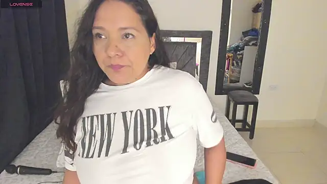 Laurasofia01's cam snapshot