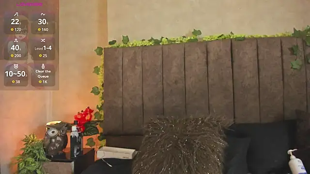 LanaMills_'s cam snapshot