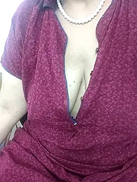 Tamil_aishu09's cam snapshot