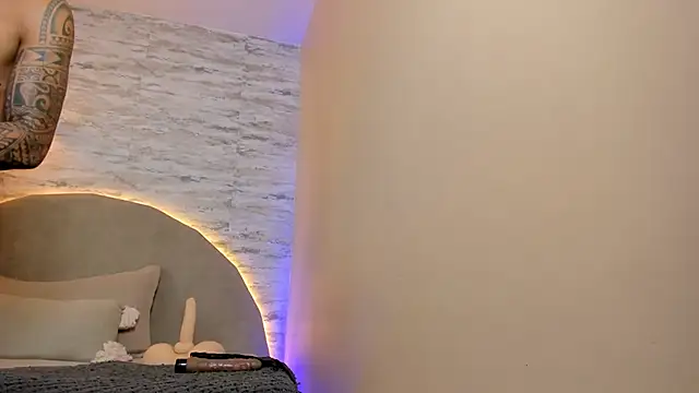 Aron_Bolt live sex cam