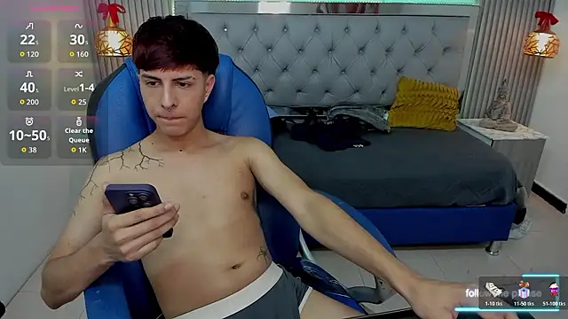 Estiv18_'s cam snapshot