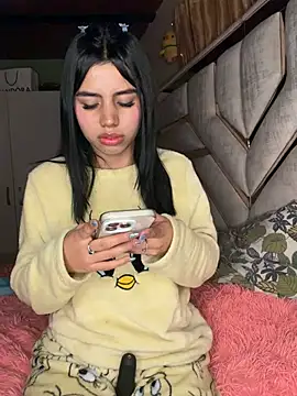 Laura-Khalifa's cam snapshot