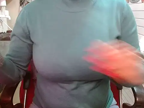 LovingPihu's cam snapshot