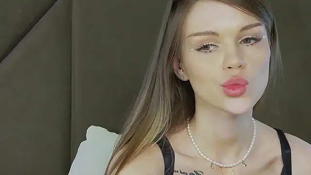 MarilynNova's cam snapshot