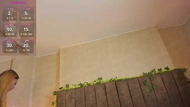 LanaMills_'s cam snapshot