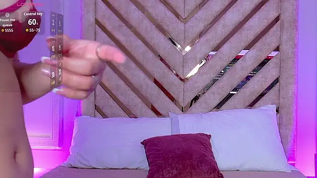 Martina-Roberts-'s cam snapshot