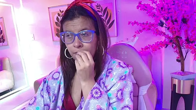 Amber__rouge's cam snapshot