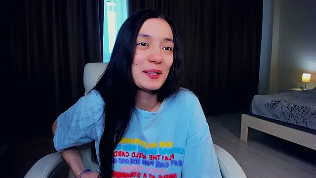 ReynaRhew live sex cam