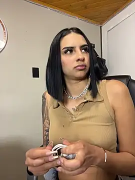 Hilary_pinkk's cam snapshot