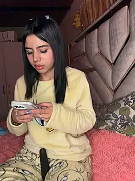 Laura-Khalifa's cam snapshot