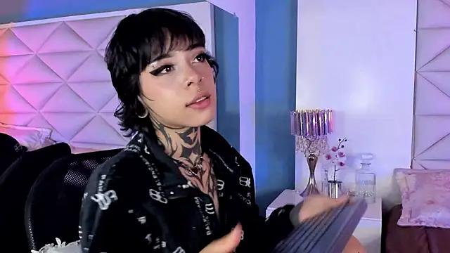 misstomie_'s cam snapshot