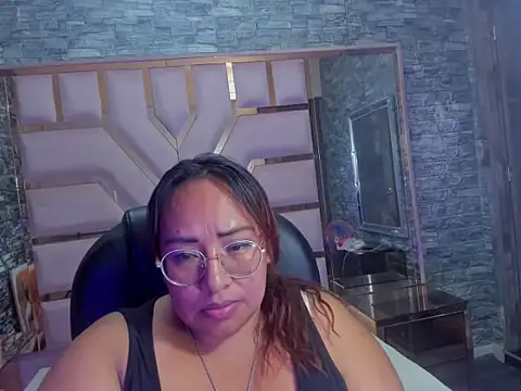 Shara_Oz's cam snapshot