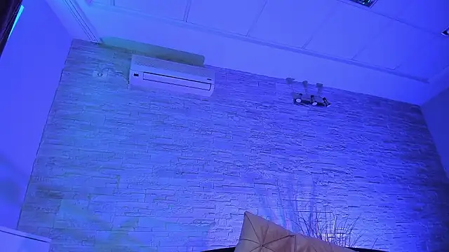 BellaNoir_'s cam snapshot