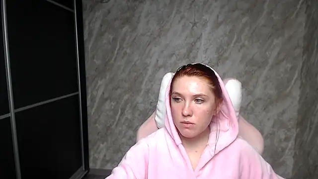 Reginasmilee's cam snapshot