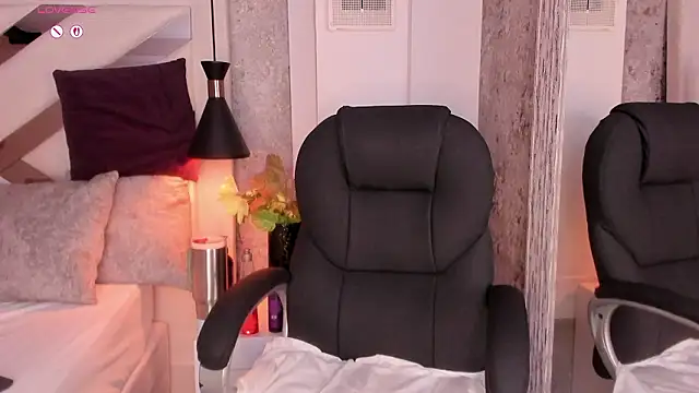 Megan-8's cam snapshot