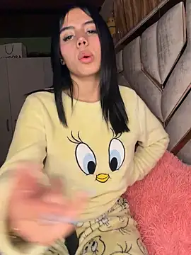 Laura-Khalifa's cam snapshot