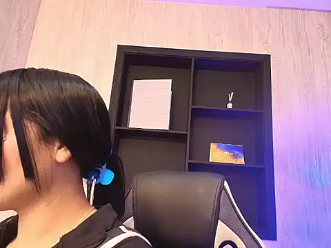 CRISTAL_VIOLETA's cam snapshot