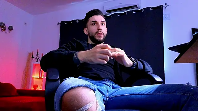 MightyAaron66 live sex cam