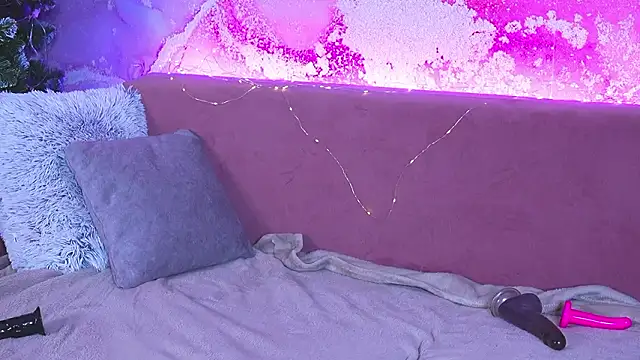 MayaRayy's cam snapshot