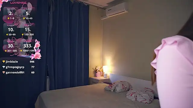 LoraDavi's cam snapshot