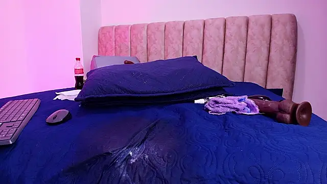 arl_chloee's cam snapshot