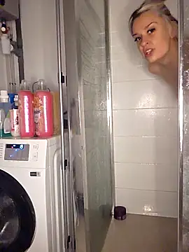 SpicyVicky live sex cam