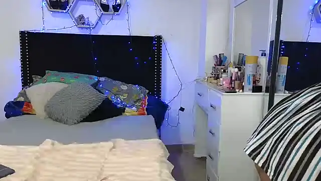 charlotte_077's cam snapshot