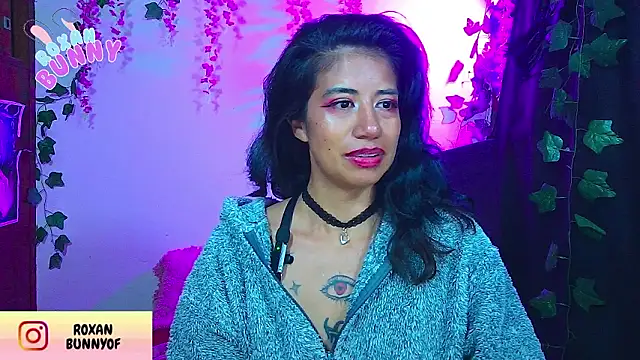 Roxanbunny1's cam snapshot