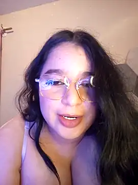 Leslydeleon23 live sex cam