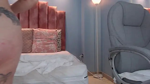 Violetta_rainbow's cam snapshot