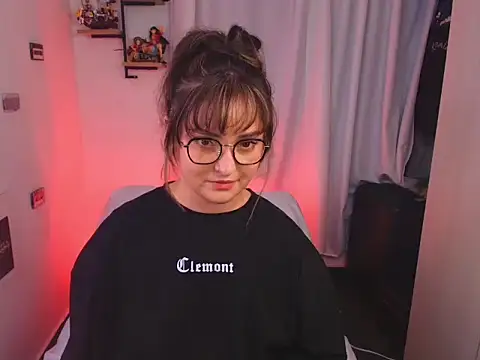 sara_cuteeyes's cam snapshot