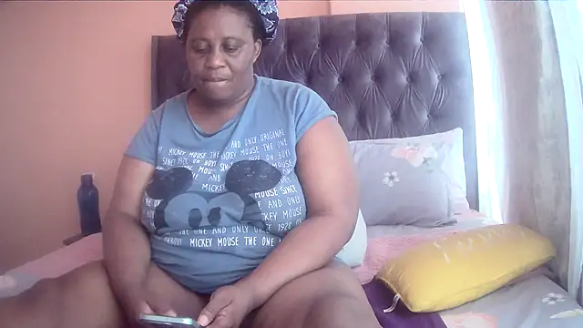 HUGEASSXXXXX's cam snapshot