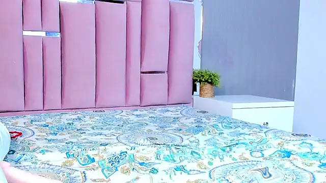 NikkiEvans's cam snapshot