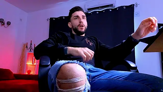 MightyAaron66's cam snapshot