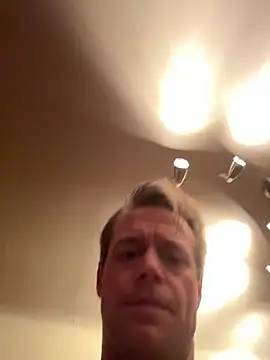 DILFiGuess1's cam snapshot