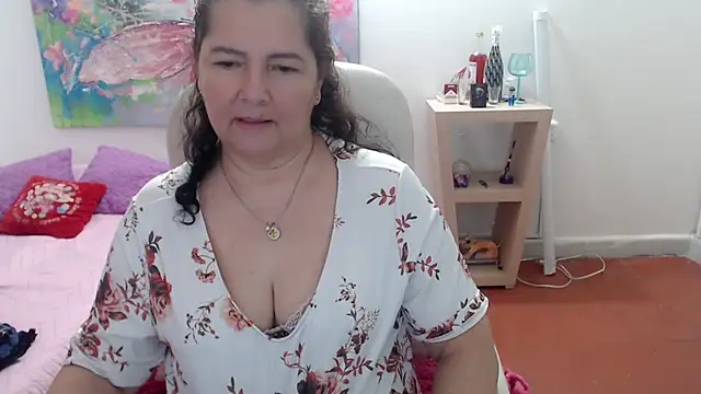 leonela_69's cam snapshot