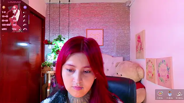 meghan_nill's cam snapshot