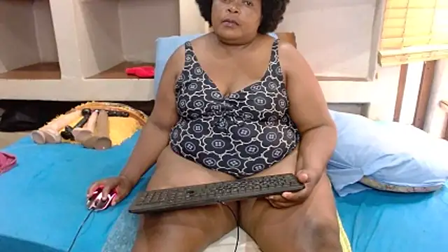 MatureBootyBabe4Uxx's cam snapshot