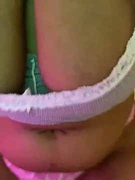 AwkwardJasminee live sex cam