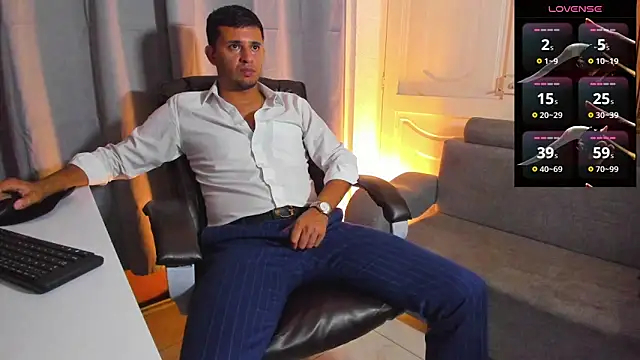 Hideintheoffice live sex cam