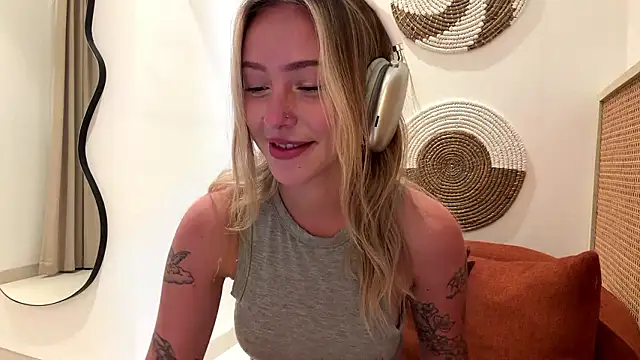 MartinaDeoliveira's cam snapshot