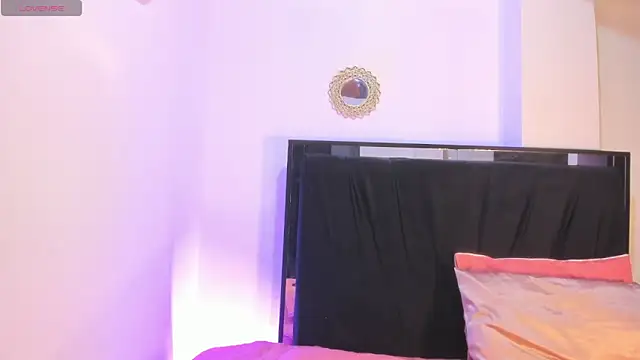 lilithTeen1_'s cam snapshot