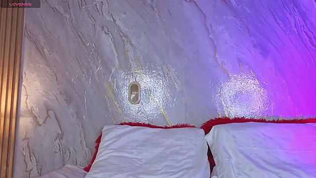 LolaHoneyy's cam snapshot