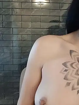 Porcellina181 live sex cam