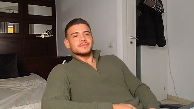 ElijahThorne live sex cam